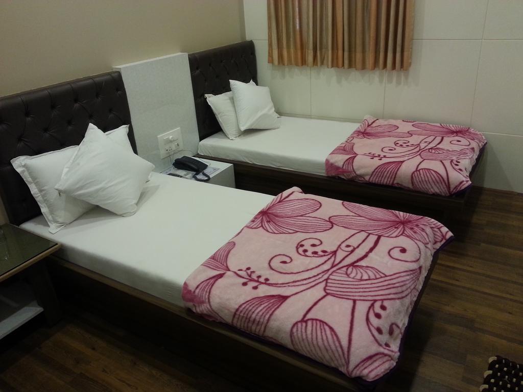 Hotel Oasis Mumbai Bilik gambar